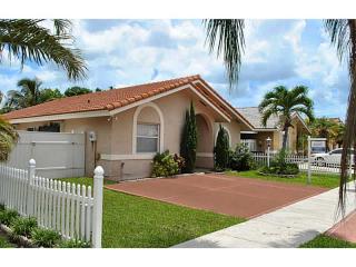 18335 136th Ct, Miami, FL 33177-7153