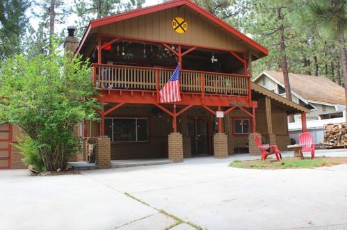 732 Meadow Ln, Big Bear City, CA 92314-9766