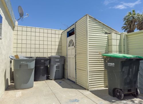 306 7th St, San Jacinto CA  92583-4710 exterior