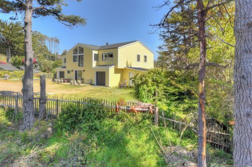 46801 Iversen Dr, The Sea Ranch, CA 95445-8329
