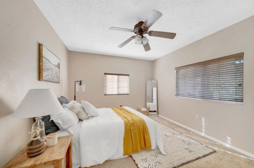 5609 Faculty Ave, Lakewood CA  90712-1815 exterior