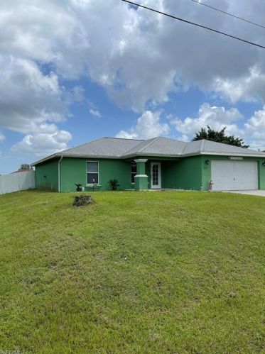 4707 Nora Ave, Lehigh Acres, FL 33976-4612
