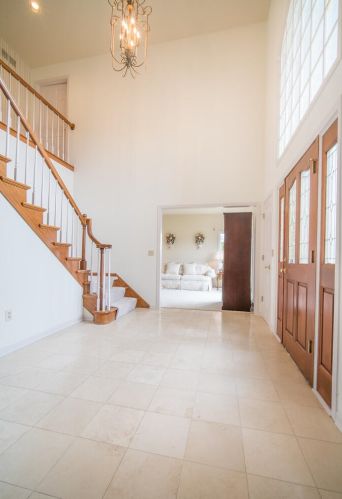 7820 Rolling Field Dr, Thiensville, WI 53097-2764