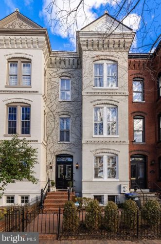 205 3rd St, Washington, DC 20003-1904