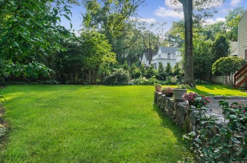 86 Penn Rd, Scarsdale, NY 10583-7558