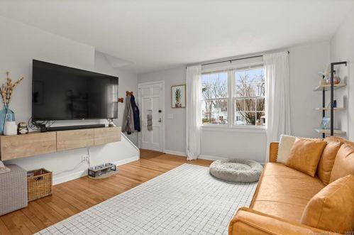 190 Sylvan Knoll Rd, Stamford CT  06902-5356 exterior