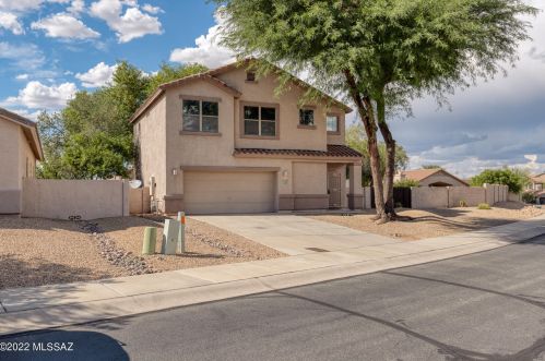 6079 Millay St, Tucson, AZ 85743-8260