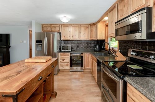 63 Durrell Mountain Rd, Belmont NH  03220-3305 exterior