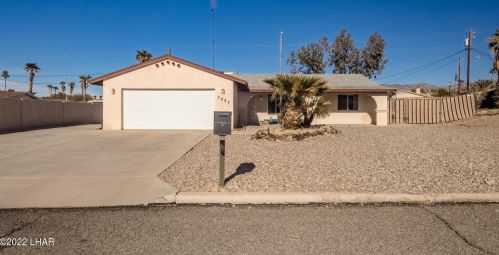 2897 Castaway Dr, Lake Havasu City, AZ 86406-6141