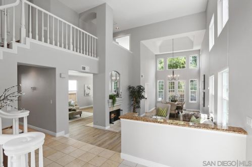 4325 Corte De La Fonda, San Diego CA  92130-2126 exterior