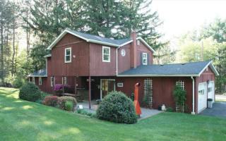 604 County Rd, Sugarloaf, PA 18249-3415