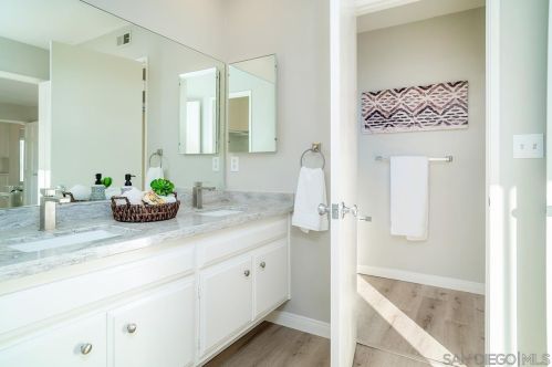 6470 Edmonton Ave, San Diego CA 92122-2519 exterior