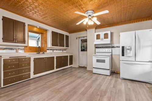 870 Broad St, Menasha WI  54952-3263 exterior