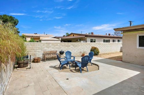 2322 Finch Ln, San Diego CA  92123-3715 exterior