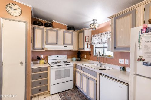 1663 Sandalwood Dr, Casa Grande, AZ 85122-5901