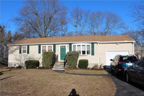 120 Holmes Rd, Warwick, RI 02888-1322