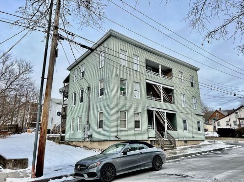 33 Star St, Ansonia, CT 06401-1607