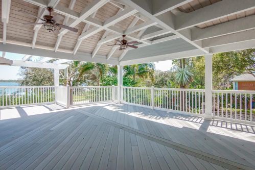 1050 Lake Hollingsworth Dr, Lakeland FL  33803-2267 exterior