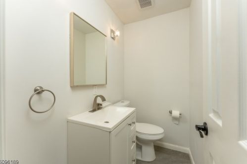 712 Golf Ter, Roselle NJ  07203-2431 exterior