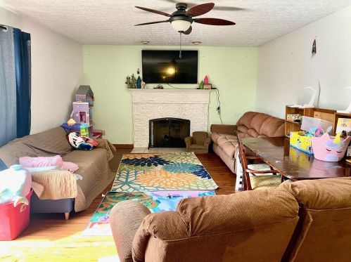 449 Mill Wood Blvd, Marysville, OH 43040-9647