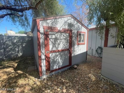 3524 Echo Ln, Phoenix AZ  85051-4752 exterior