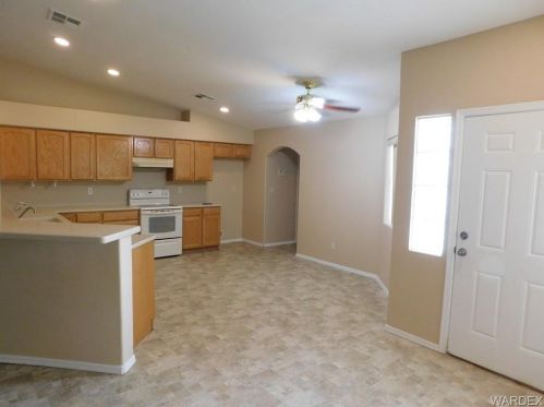 5481 Van Mouwerick Dr, Bullhead City AZ  86426-6647 exterior
