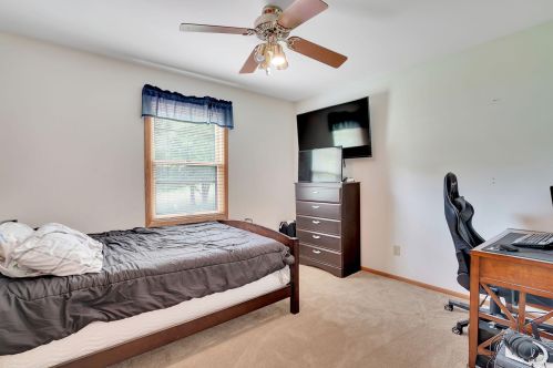 4722 Fairway Dr, Waterford WI  53185-3370 exterior