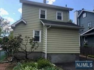 103 Oak St, Teaneck, NJ 07666-3828