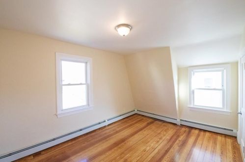 321 Narragansett St, Providence RI  02905-4144 exterior