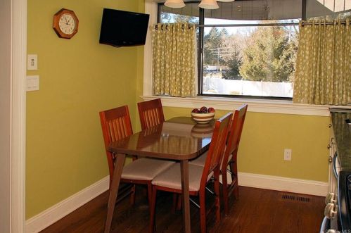24 Rockhagen Rd, Thornwood NY  10594-2127 exterior