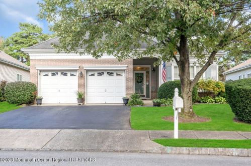 13 Silverspring Dr, Lakewood NJ  08701-7506 exterior