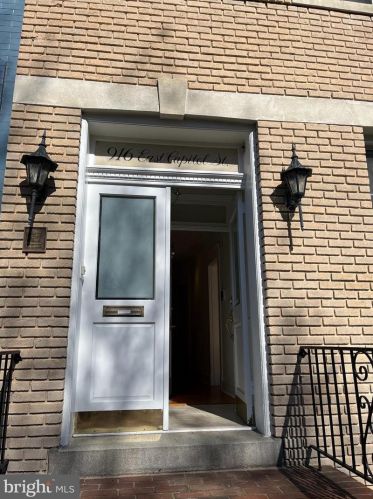 916 Capitol St, Washington DC 20003-1533 exterior