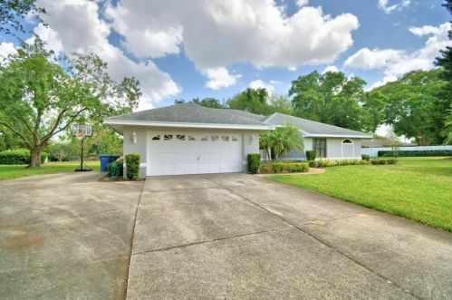 208 Lochen Ct, Winter Haven, FL 33884-3709