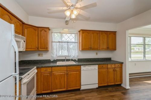 129 Whittier Rd, Bricktown NJ  08724-2404 exterior