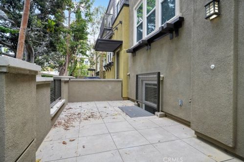 8 Nautical Mile Dr, Newport Beach CA  92663-2784 exterior