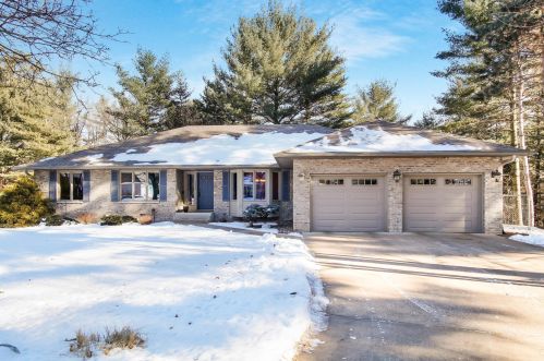 3304 Evergreen Ln, Eau Claire, WI 54701-5912