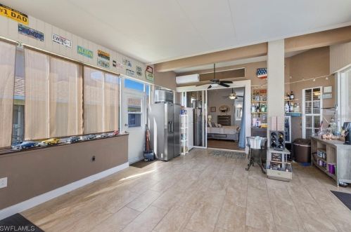 201 4th Pl, Cape Coral FL  33990-1042 exterior