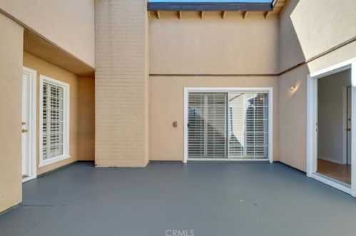 318 Sherman Dr, Long Beach CA  90746-1159 exterior