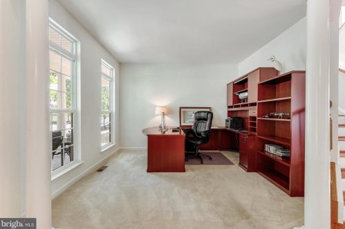 11 Broad Way, Lovettsville VA  20180-8608 exterior