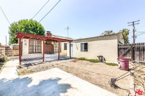 9325 Foster Rd, Downey CA  90242-4656 exterior