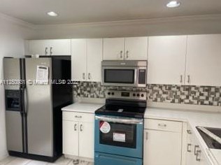 20868 1st St, Hollywood, FL 33029-2170