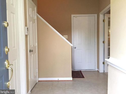 2559 Logan Wood Dr, Herndon VA  20171-4481 exterior