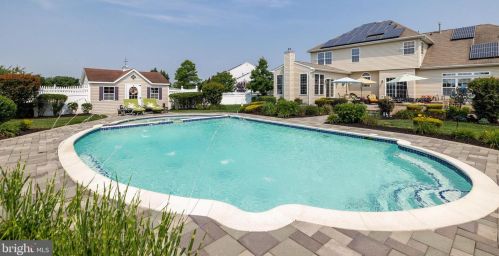 16 Livingston Ln, Lumberton Township NJ  08048-6210 exterior