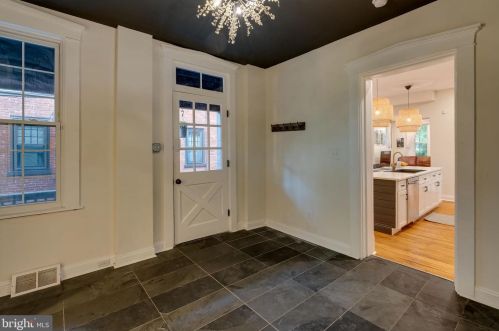 721 Orange St, Lancaster PA  17602-3118 exterior