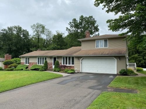 160 Brentwood Dr, Cheshire, CT 06410-3440