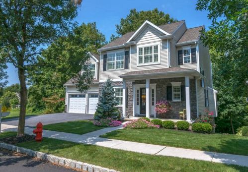 215 Wendover Way, Lancaster, PA 17603-9227