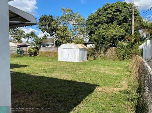 8201 15th St, Hollywood FL  33024-4962 exterior