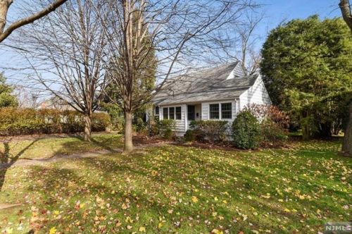 301 Main St, Ridgewood, NJ 07452-2738