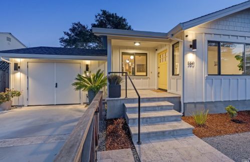 550 Richmond Dr, Santa Rosa, CA 95401-3618