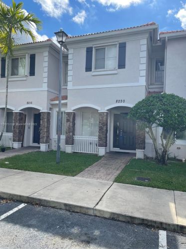 8220 25th St, Hollywood, FL